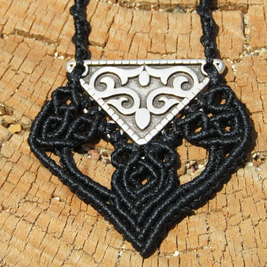 Nina - Art Anna MacramePendant