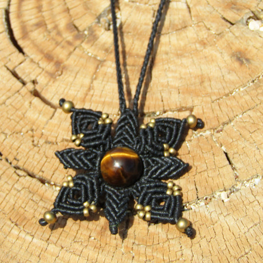 Tigra - Art Anna MacramePendant