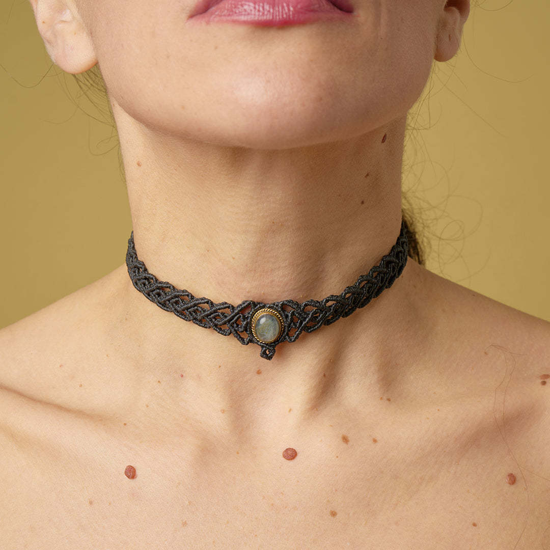 Indy choker