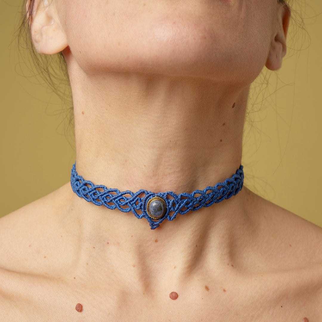 Indy choker