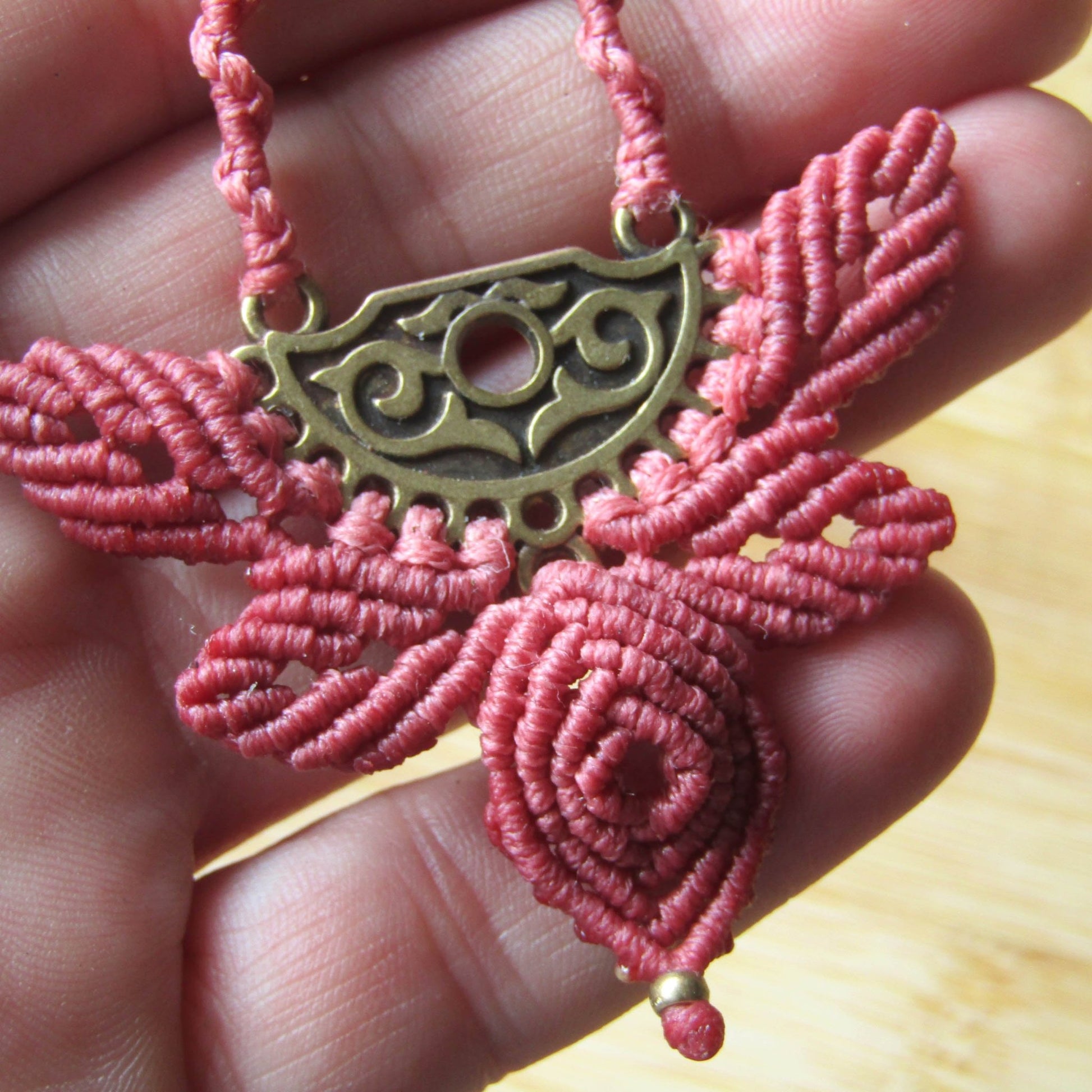 Florita - Art Anna MacramePendant