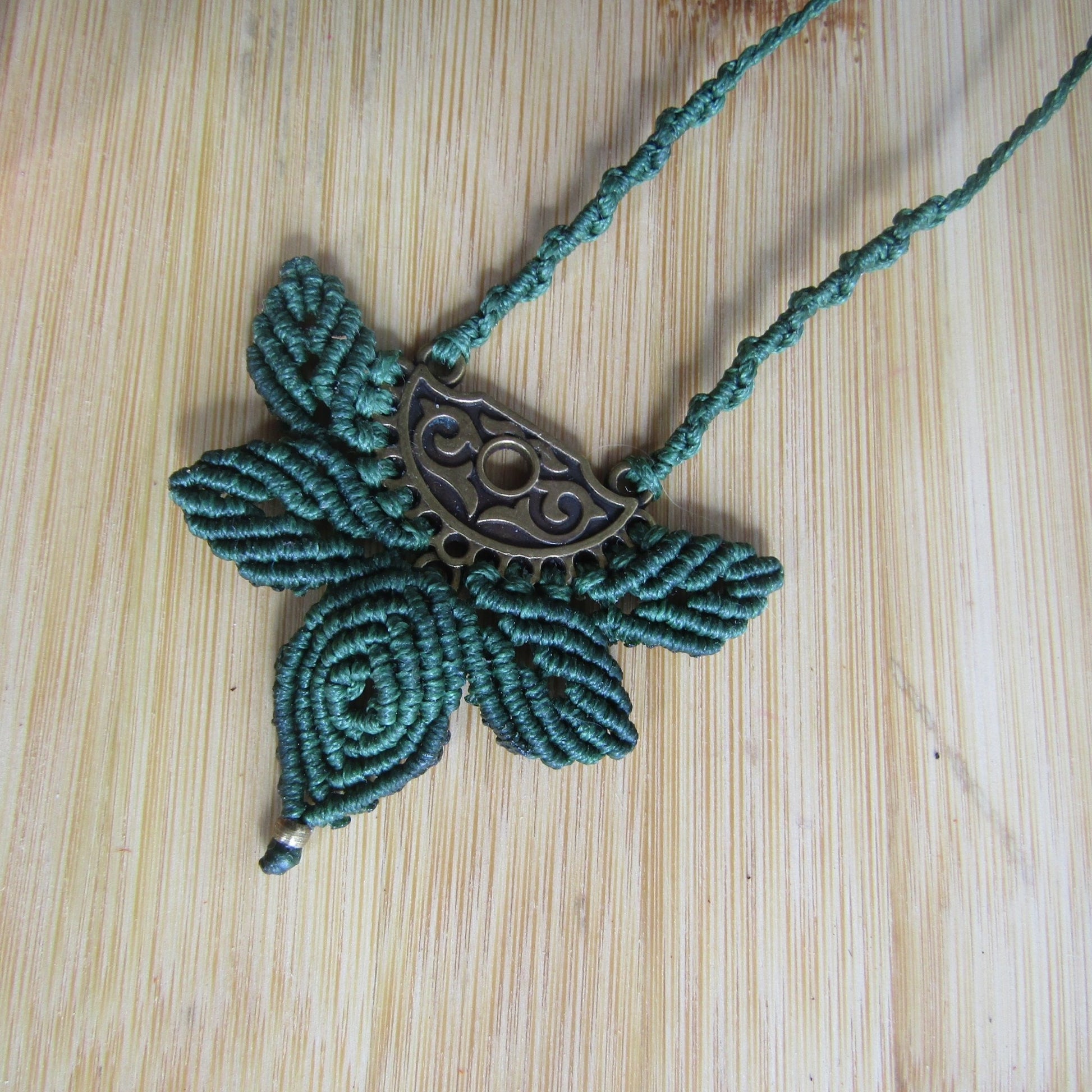 Florita - Art Anna MacramePendant