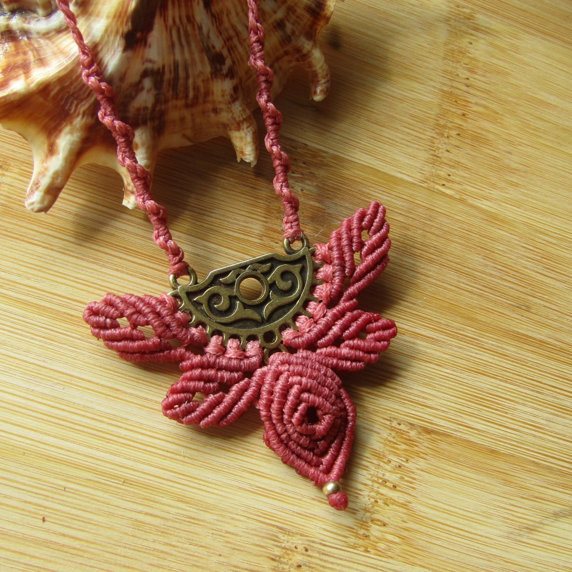 Florita - Art Anna MacramePendant